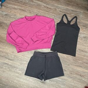GUC Lululemon Ebb/Softreme Bundle. Size Tops 6/Bottom 4